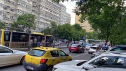  Accident grav pe Șoseaua Colentina - blocaje în trafic și Linia 21, după ce un pieton a fost lovit de o mașină de poliție