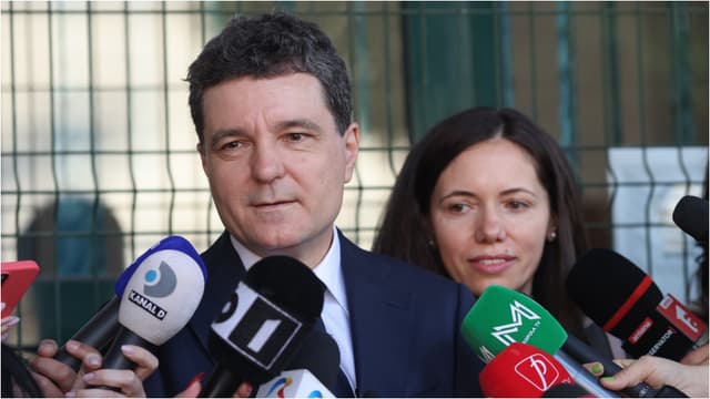  Mirabela Grădinaru: O Prezență Discretă și Impunătoare Lângă Nicușor Dan, Primar al Capitalei, în Campania Electorală 2023