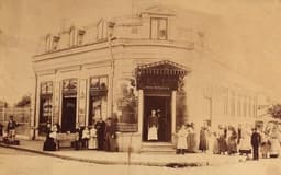 Casele negustorului Nae Petrescu din Mântuleasa, amintiri ale Bucureștiului uitat. Patrimoniu cultural cu o istorie de 150 de ani, încă vie.