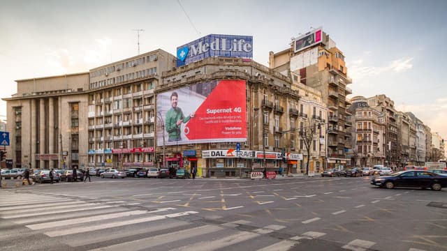  simbol al Bucureștiului, cu cântec celebru și risc seismic ridicat - Ușa veche, broasca nouă