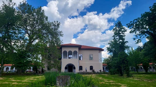  Vila Istorică a lui Nae Ionescu: Buncăr Secretoși Tunel către Aeroportul Băneasa, Cadou de la Industriașul Malaxa și Reședință pentru Mareșalul Antonescu