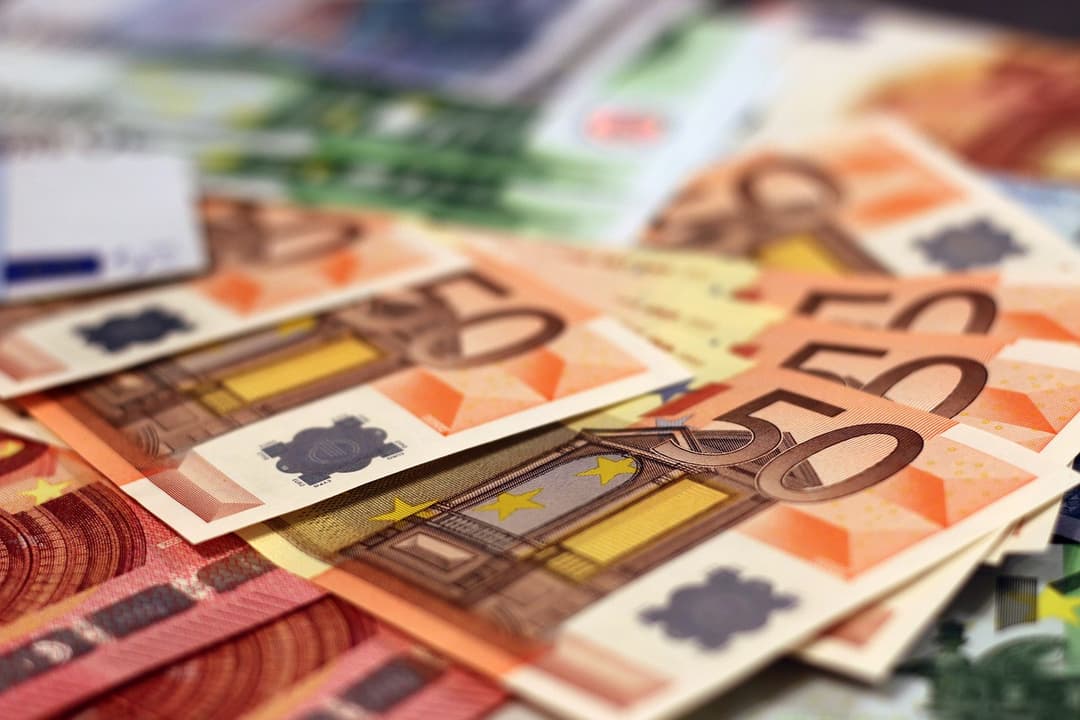  Scădere de 12% în primele patru luni, atingând doar 1,99 miliarde euro