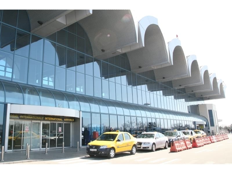 IGPR aplică amenzi de 38.000 lei în urma controalelor de transport persoane la aeroporturi - peste 100 sancțiuni date de poliție