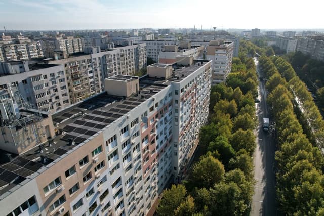 Primăria București discută susținerea chiriei familiilor evacuate pentru consolidarea imobilelor - Dezbatere în Consiliul General al Capitalei.