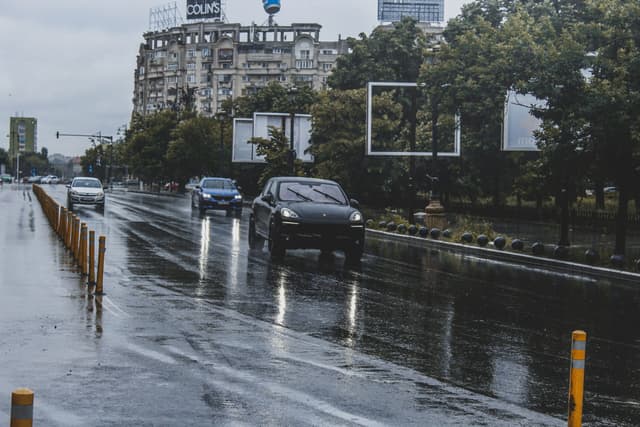  Cod Galben pentru Averse și Furtuni în București și Județele Ilfov, Giurgiu și Dâmbovița!