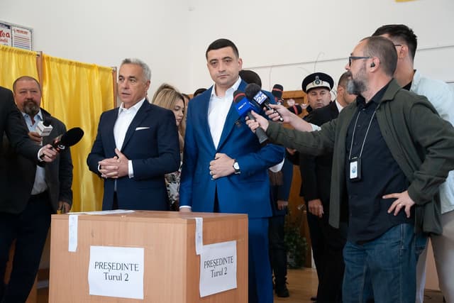 George Simion, înfrângere în Rusia, Ucraina și Belarus, după un prim tur victorios la alegerile prezidențiale! Descoperă detalii și scoruri finale această poveste politică.