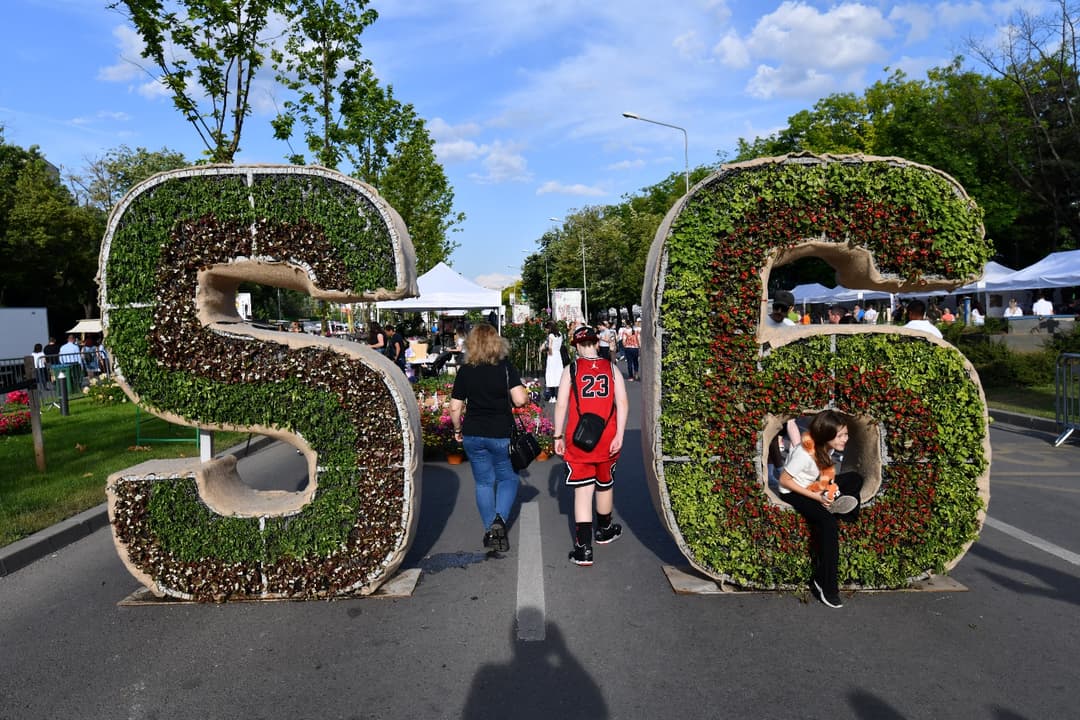  Tot ce trebuie să știi despre cel mai mare festival al florilor din România!