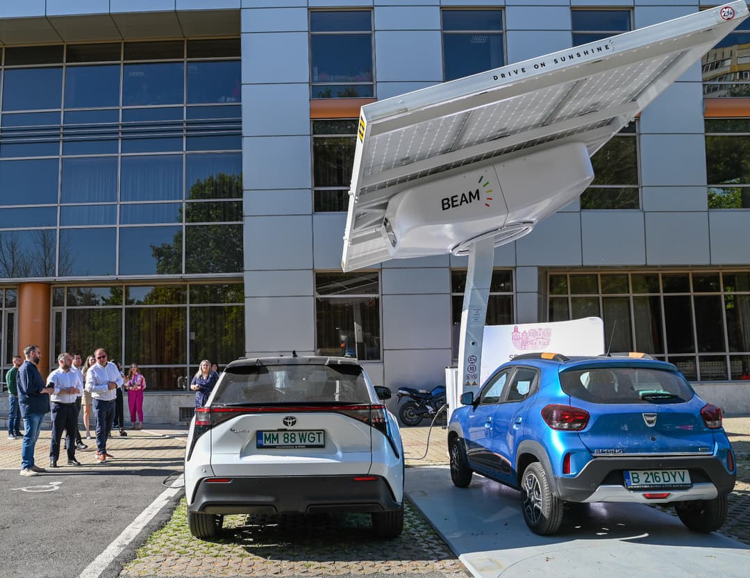 Prima stație românească de încărcare solară pentru mașini electrice, disponibilă gratuit pentru șoferi în Sectorul 2