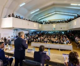  150 de locuri disponibile la programul de licență Marketing, oferit de Facultatea de Administrație și Afaceri!