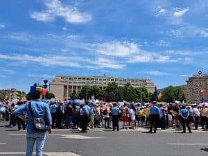 Protest al Angajaților Guvernamentali la Palatul Victoria împotriva Măsurilor Executivei Bolojan