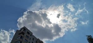 Miercuri Călduroasă cu Posibile Furtuni pe Timp de Noapte - Află cum va fi Vremea în București!