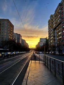 Restricții pentru Vehicule Grele din Cauza Caniculei pe Autostrăzile și Drumurile Naționale Vizate de Codul Roșu