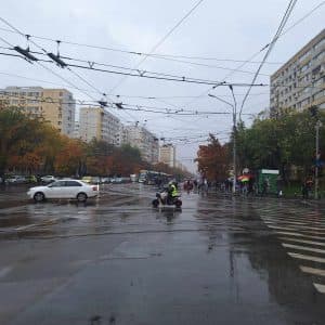  Frig și Ploaie Astăzi în București - Temperaturi Sub Normele de Mai
