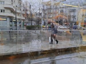  Frig și Instabilitate Continuă în Capitală - Ce Temperatură Așteptăm?