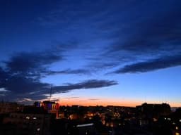  Averse torențiale, descărcări electrice și vânturi puternice preconizate! Maximă de 28°C. Întreaga țară sub avertizare meteo.