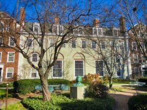  verificări ale postărilor pe rețelele sociale în războiul administrativ contra Harvard