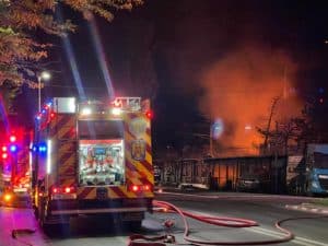  Incendiu Major pe Șoseaua Andronache, Voluntari - Restaurant și Alte Clădiri Afectate pe 650 mp