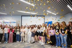 Tinerele inovatoare care transformă lumea tehnologiei la Regional Pitch Event din România!