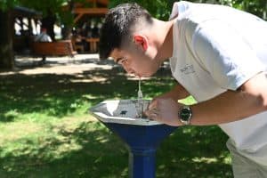Descoperă 43 de fântâni și cișmele cu apă potabilă funcționale în Sectorul 2 pentru o hidratare corectă în zilele caniculare!