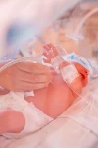 Urgență în Dotarea Maternităților și Secțiilor de Terapie Neonatală și Pediatrică din România