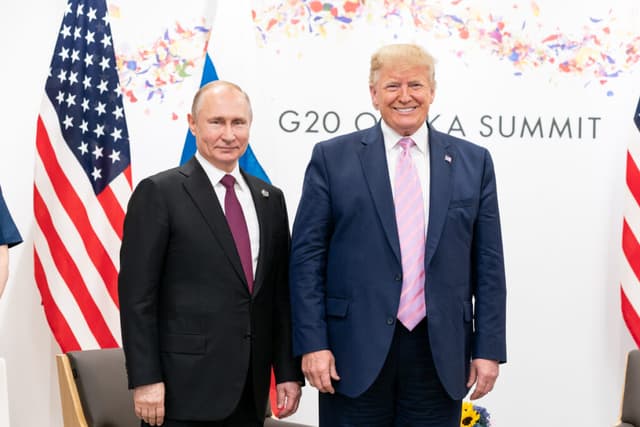 Donald Trump acuzat de Fiona Hill că vrea să conducă SUA după modelul autoritar al lui Putin, focusându-se pe o președinție fără echilibre și reorientând politica externă către Rusia și împotriva securității europene, Ucraina fiind un punct sensibil