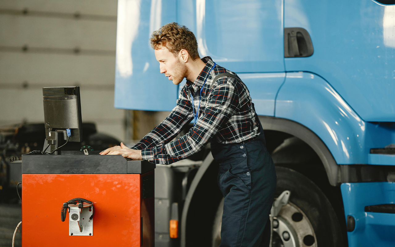 Top 5 avantaje ale salopetelor de lucru față de pantalonii clasici de protecție